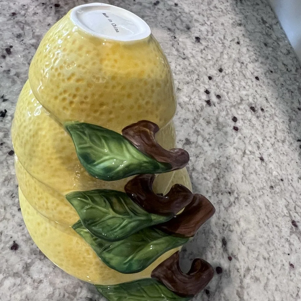 RARE! SUR LA TABLE Lemon Shape Ceramic Nesting Measuring Cups (Set of 4) Mint